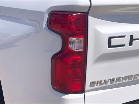 Used 2019 Chevrolet Silverado 1500 LT w/ Texas Edition RWD image 29
