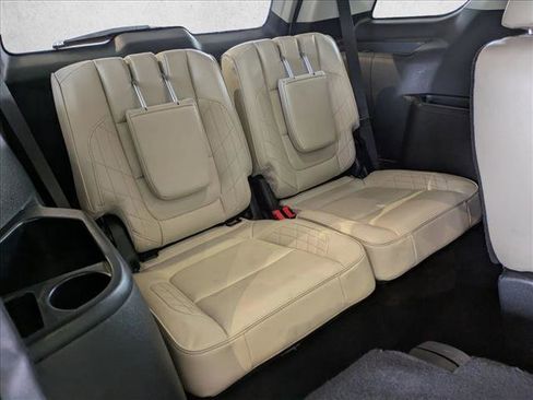 Used 2019 Ford Explorer Platinum image 21