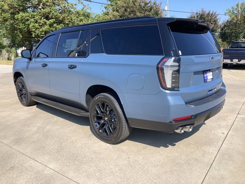 New 2025 Chevrolet Suburban RST w/ Advanced Technology Package image 8
