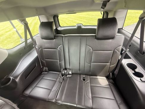 Used 2016 Chevrolet Suburban LT w/ Luxury Package AWD/4WD image 13