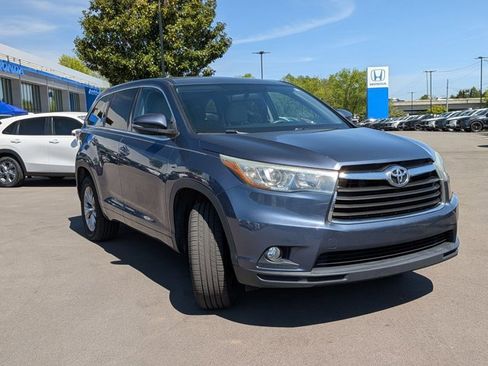 Used 2015 Toyota Highlander Plus image 3