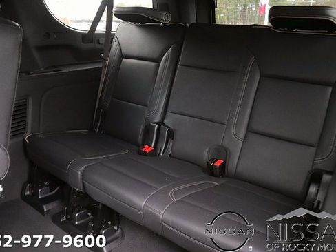 Used 2023 Chevrolet Suburban Premier image 15