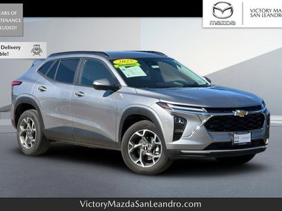 Used 2025 Chevrolet Trax LT