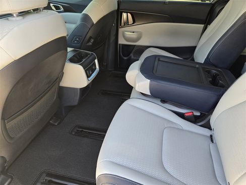 New 2026 Kia Carnival SX Prestige image 20