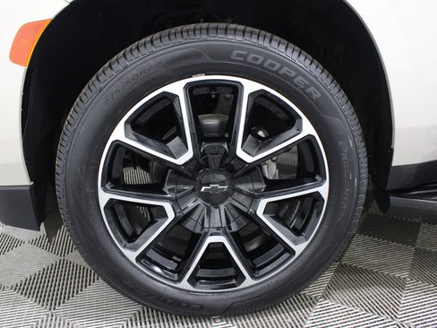 Used 2021 Chevrolet Suburban RST w/ Luxury Package AWD/4WD image 40