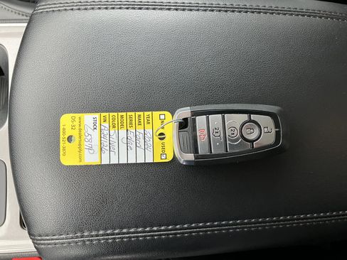 Used 2024 Ford Edge SEL w/ Convenience Package image 20