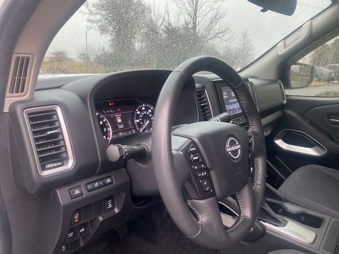 Used 2023 Nissan Frontier SV w/ SV Convenience Package image 17