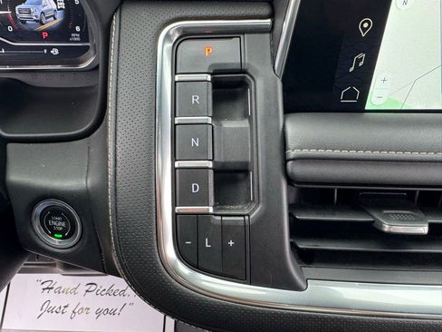 Used 2022 GMC Yukon SLT w/ SLT Premium Package image 31