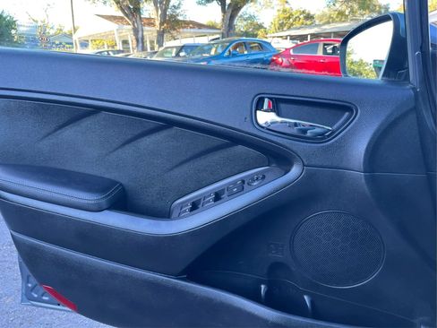 Used 2017 Kia Forte S FWD image 17