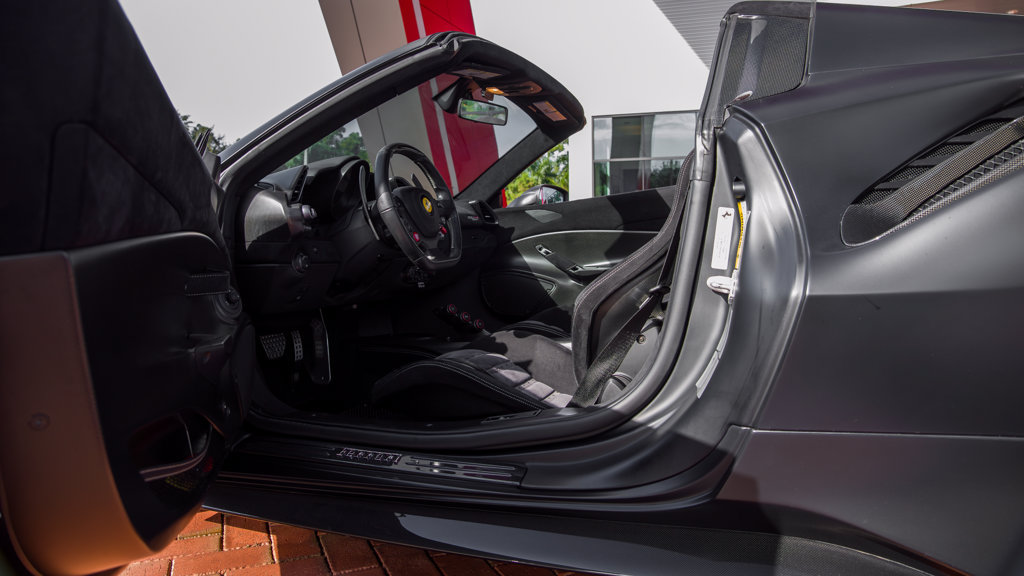 Used 2020 Ferrari 488 Pista Spider RWD image 14