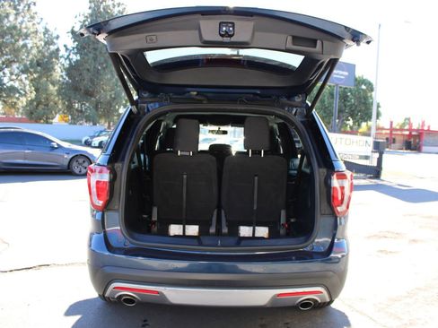 Used 2017 Ford Explorer XLT w/ Equipment Group 201A image 10