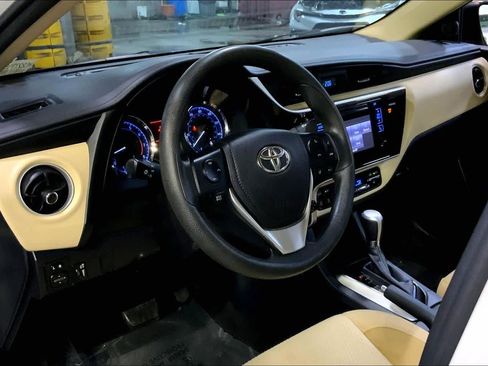 Used 2017 Toyota Corolla LE image 17