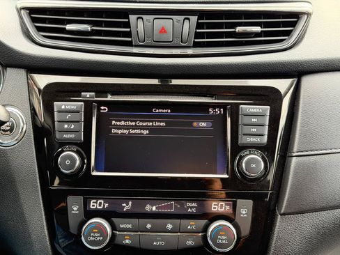 Used 2018 Nissan Rogue SV AWD/4WD image 56