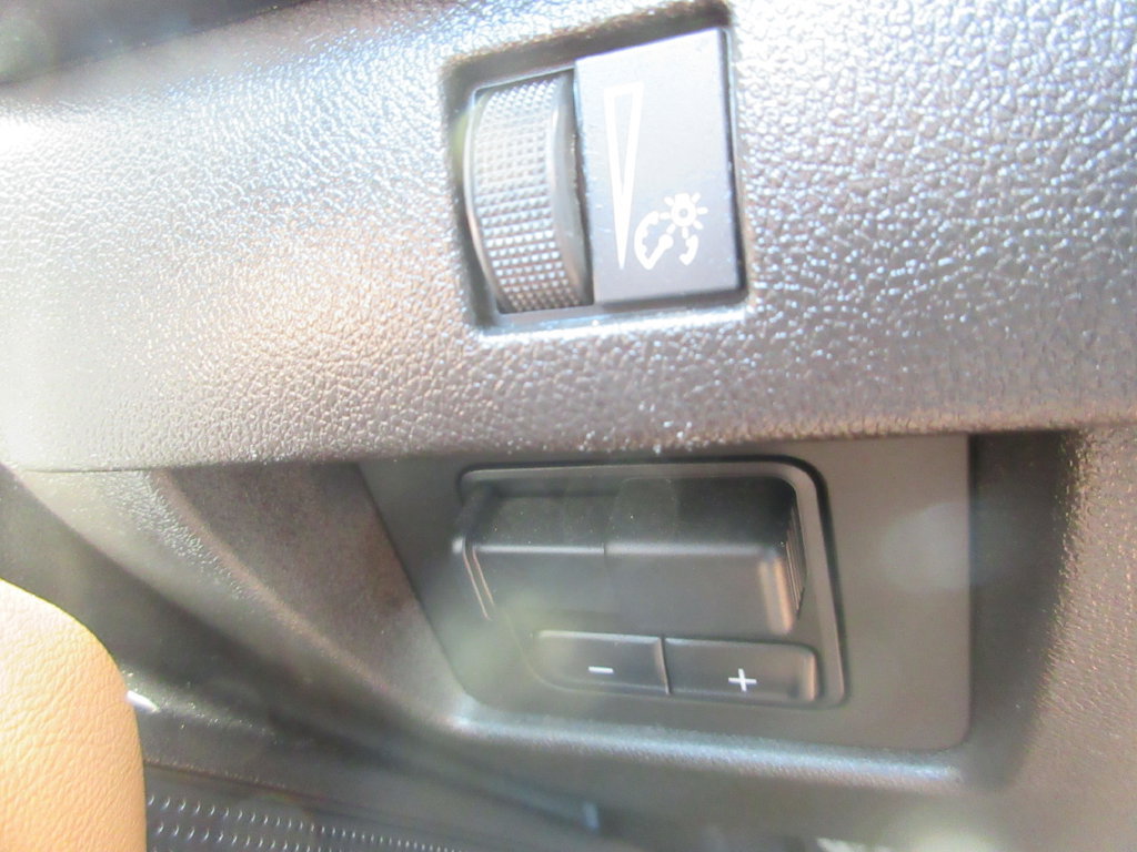 Certified 2023 GMC Canyon AT4 w/ AT4 Premium Package AWD/4WD image 24