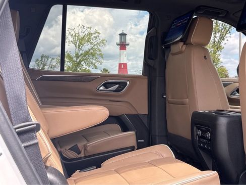 Used 2023 Chevrolet Tahoe Premier w/ Advanced Technology Package RWD image 8