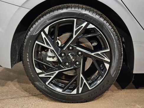 Used 2025 Kia K5 GT-Line w/ GT-Line Premium Package FWD image 17