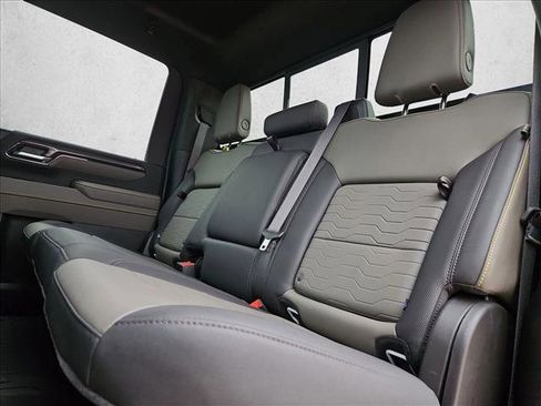 Used 2025 Chevrolet Silverado 2500 ZR2 AWD/4WD image 24