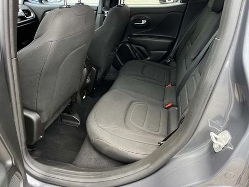 Certified 2022 Jeep Renegade Latitude w/ Convenience Group AWD/4WD image 21