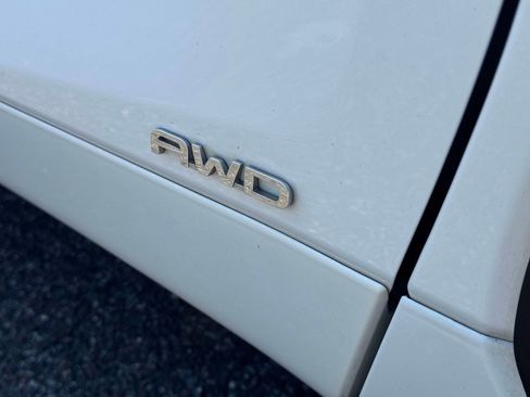 Used 2023 Toyota Highlander Limited image 8