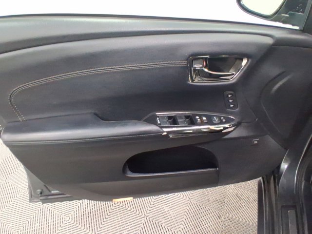 Used 2017 Toyota Avalon Limited w/ Carpet Mat Package FWD image 12