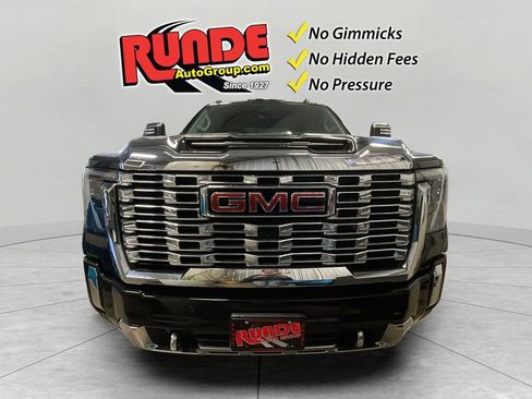 Used 2024 GMC Sierra 3500 Denali w/ Denali Reserve Package AWD/4WD image 4