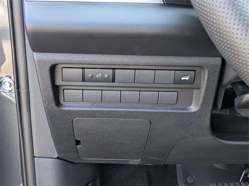 New 2025 Mitsubishi Outlander SE image 15