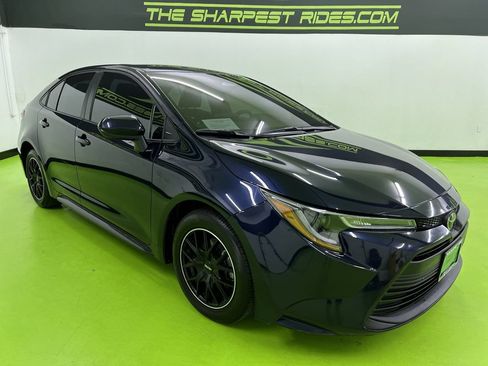 Used 2026 Toyota Corolla LE FWD image 2