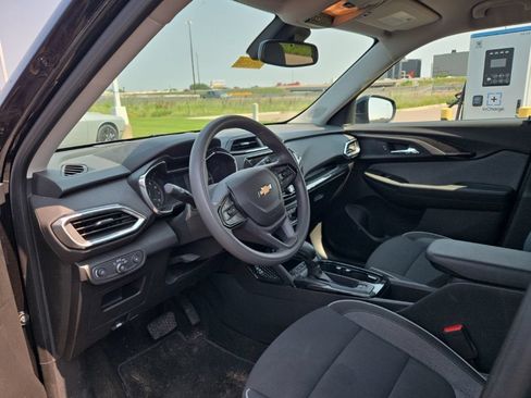 Used 2023 Chevrolet TrailBlazer LT w/ Convenience Package FWD image 17