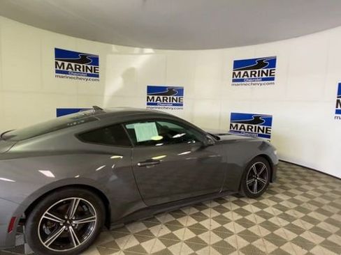 Used 2024 Ford Mustang Premium image 2