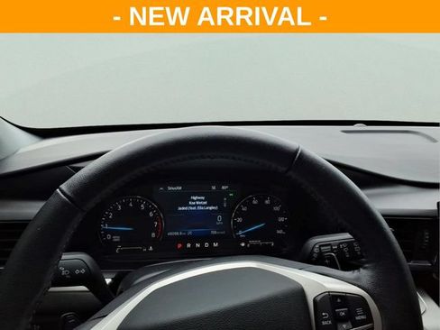 Used 2021 Ford Explorer XLT w/ Equipment Group 202A AWD/4WD image 31