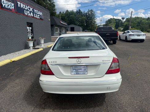 Used 2009 Mercedes-Benz E 350 4MATIC Sedan image 6