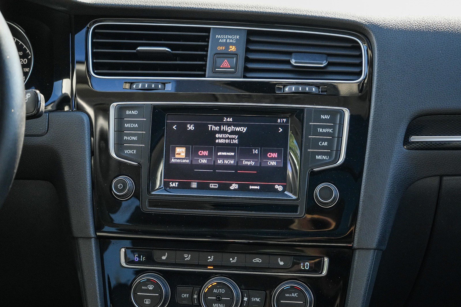 Used 2015 Volkswagen Golf TDI SEL w/ Lighting Package (SEL) FWD image 13
