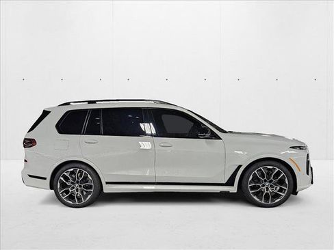New 2025 BMW X7 M60i w/ M Sport Professional Package image 4