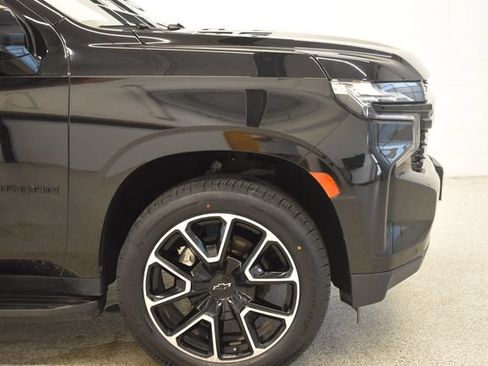 Used 2023 Chevrolet Suburban RST w/ Luxury Package AWD/4WD image 13