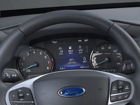 Used 2024 Ford Explorer XLT w/ Equipment Group 202A image 13