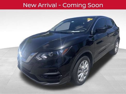 Certified 2021 Nissan Rogue Sport SV image 2