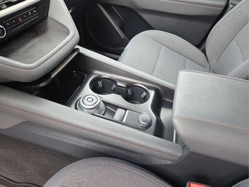 Used 2025 Ford Explorer Active AWD/4WD image 10