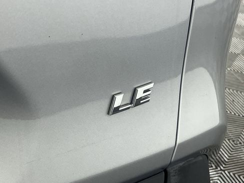 Used 2021 Toyota RAV4 LE image 25