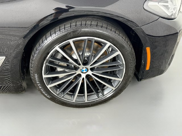 Used 2023 BMW 530i w/ Convenience Package RWD image 31