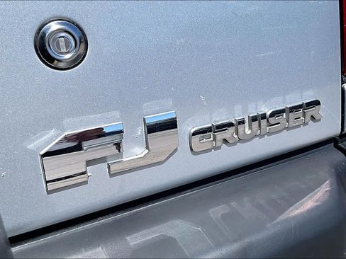 Used 2008 Toyota FJ Cruiser 2WD image 9