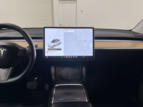 Used 2021 Tesla Model Y Long Range AWD/4WD image 18