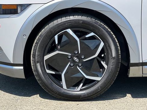 Certified 2024 Hyundai Ioniq 5 Limited RWD image 34