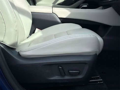 Used 2022 Nissan Rogue SL w/ SL Premium Package image 14