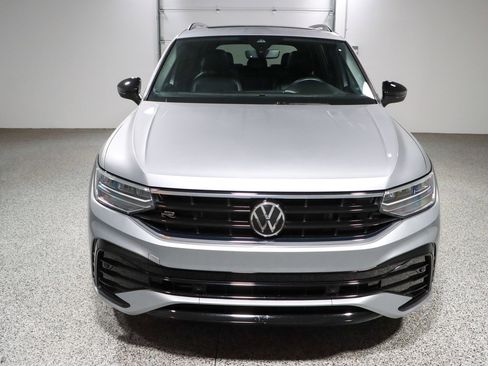 Used 2023 Volkswagen Tiguan SE R-Line FWD image 4