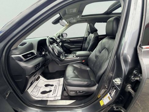Used 2020 Toyota Highlander Platinum AWD/4WD image 18
