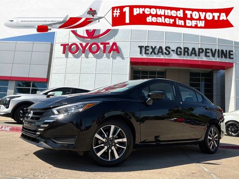 Used 2025 Nissan Versa SV FWD image 1