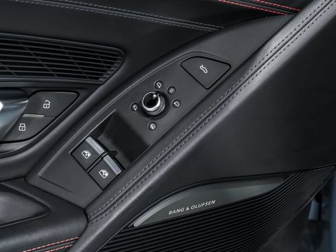 Used 2021 Audi R8 V10 RWD image 10