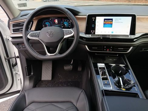 New 2026 Volkswagen Atlas SE FWD image 13