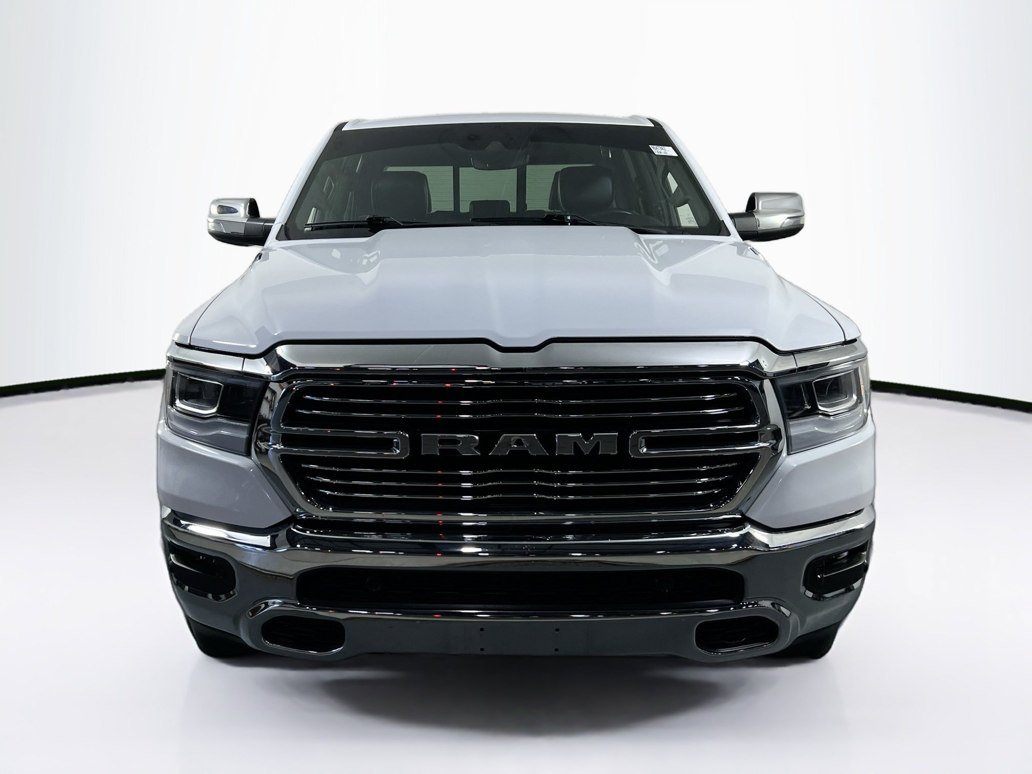 Used 2023 RAM 1500 Laramie AWD/4WD image 2