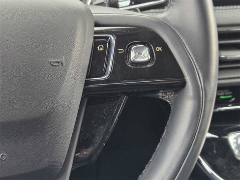 Used 2023 Lincoln Corsair Reserve w/ Jet Appearance Package image 18